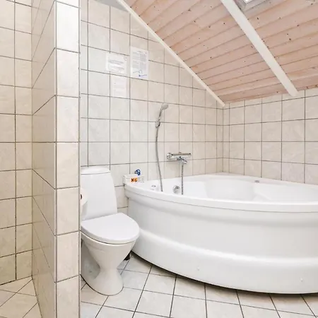 Lovely Home In Fano With Sauna Фанё