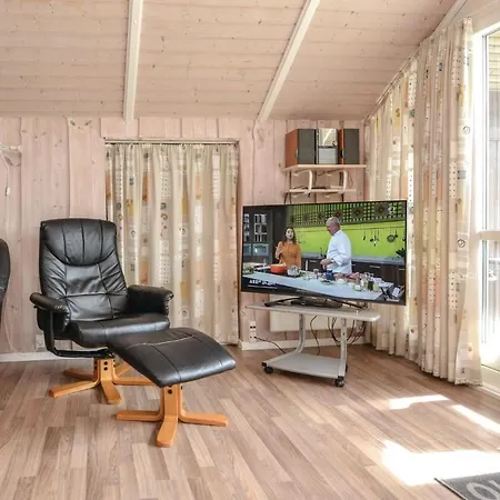 Lovely Home In Fano With Sauna * Фанё